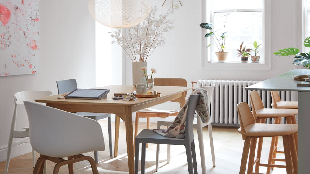 Dulwich Extension Table with HAY Chairs